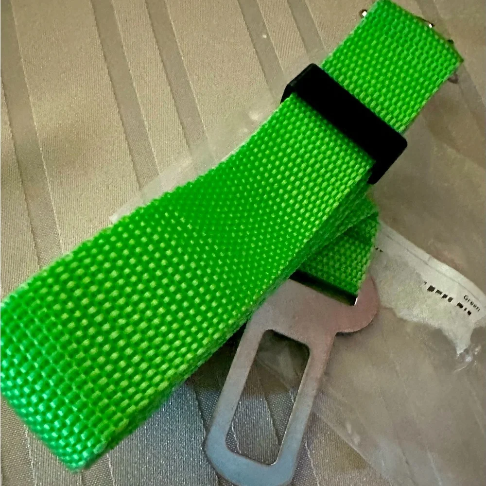 NWT untitled 2 dog seat belts in pink and green